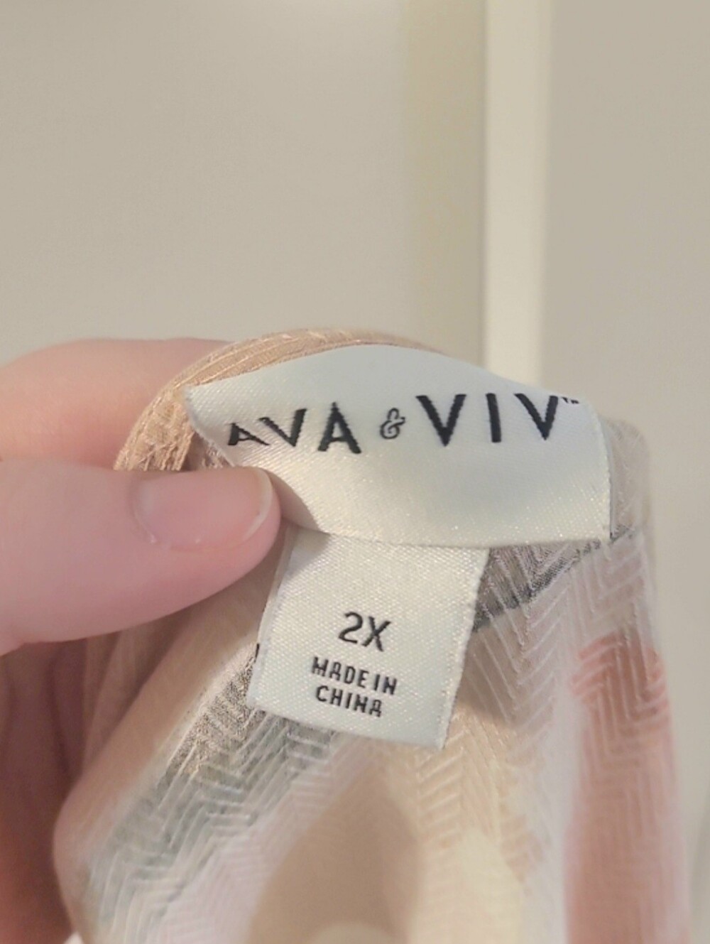Ava & Viv Blush Floral V-Neck Long Sleeve Top - Picture 3 of 4